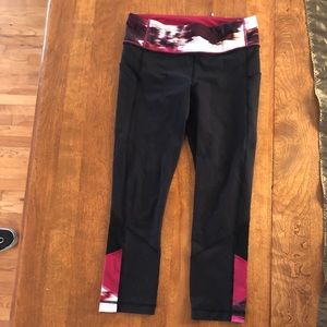 Cropped lululemon workout pants.